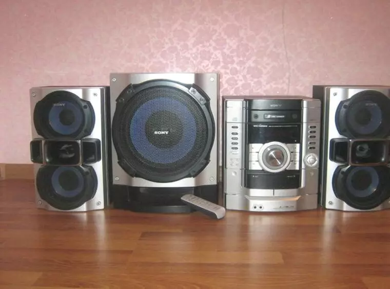 Куплю.(б/у и новый). муз центры