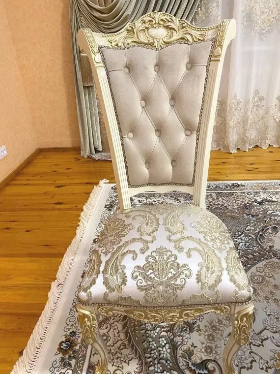 Продается стол со стульями на 12 персон