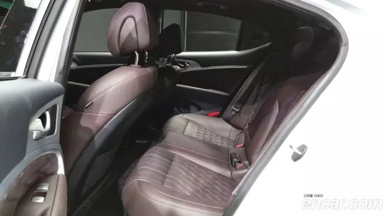 Продается Genesis G70