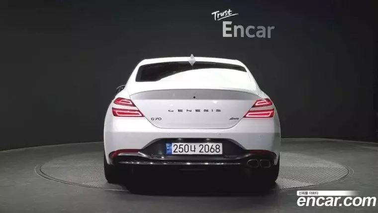 Продается Genesis G70