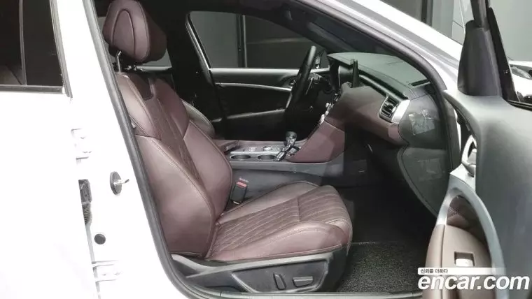 Продается Genesis G70