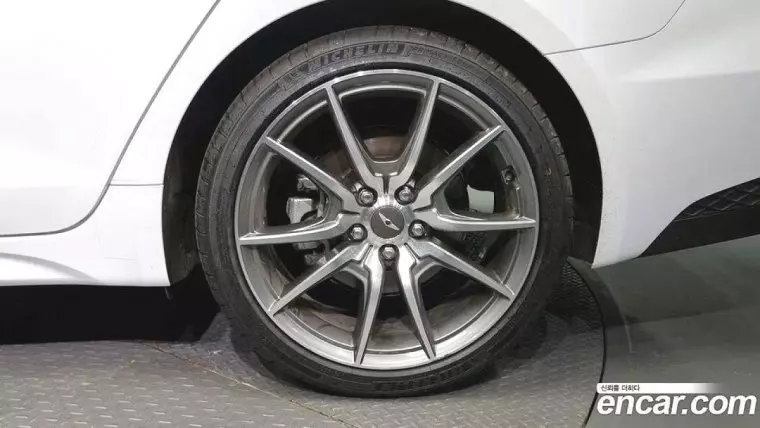 Продается Genesis G70