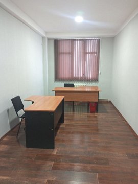 Сдается офис 18 кв.м.. с ремонтом и частичной обстановкой