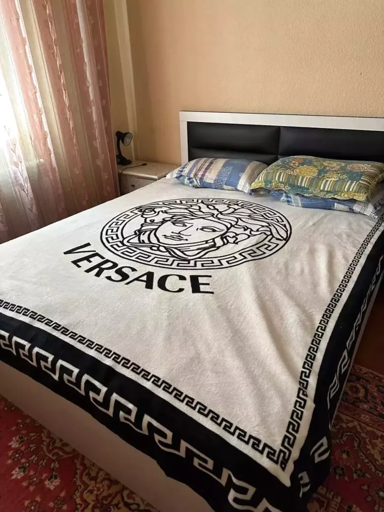 Продается шкаф-купейный, кровать "двухспалка", Трюмо зеркало