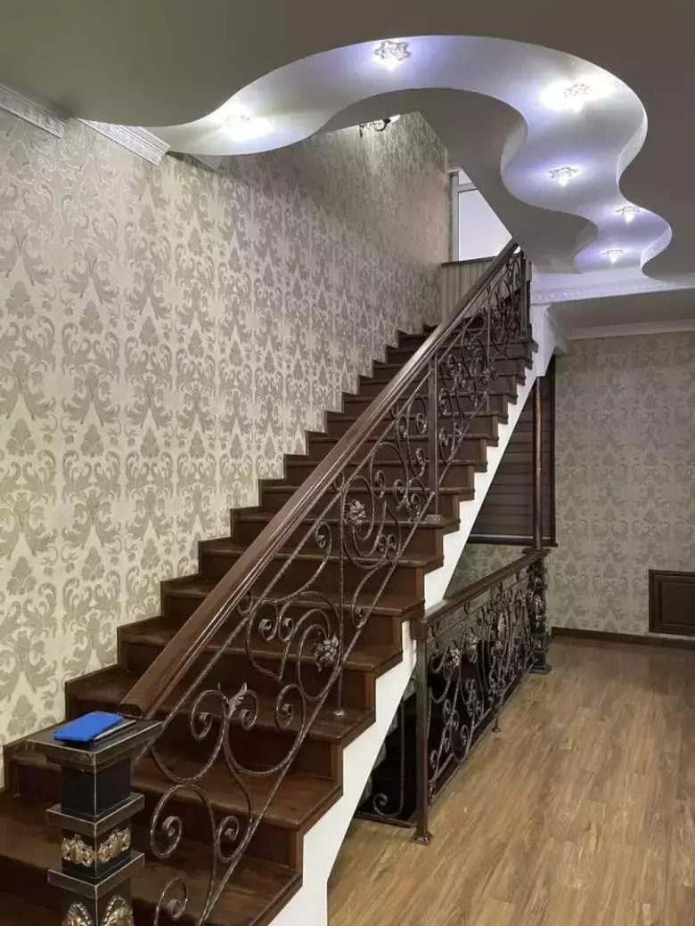 Никитина евродом угловой 3-этажный 6-сотых 6-комнат