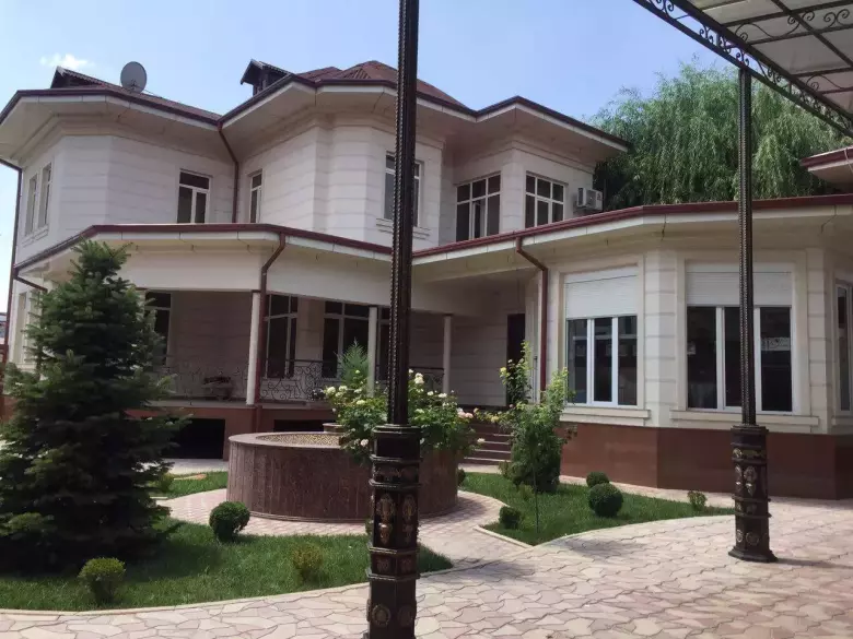 Никитина евродом угловой 3-этажный 6-сотых 6-комнат