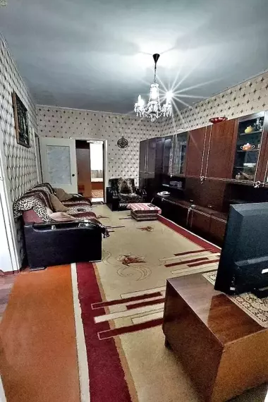 Массив: Ялангач. (Эко- Базар). 2х- комнатная