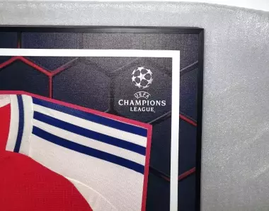 Новая 2024/25 Форма Арсенала в рамке (ARSENAL KIT in frame)в наличии 1 шт