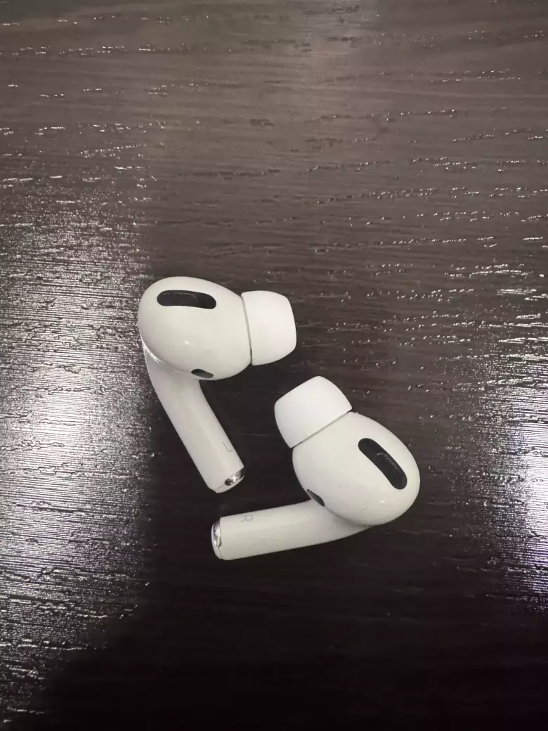 Продаю наушники Apple AirPods Pro
