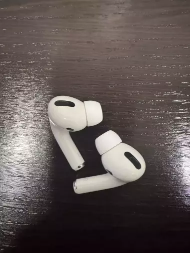 Продаю наушники Apple AirPods Pro