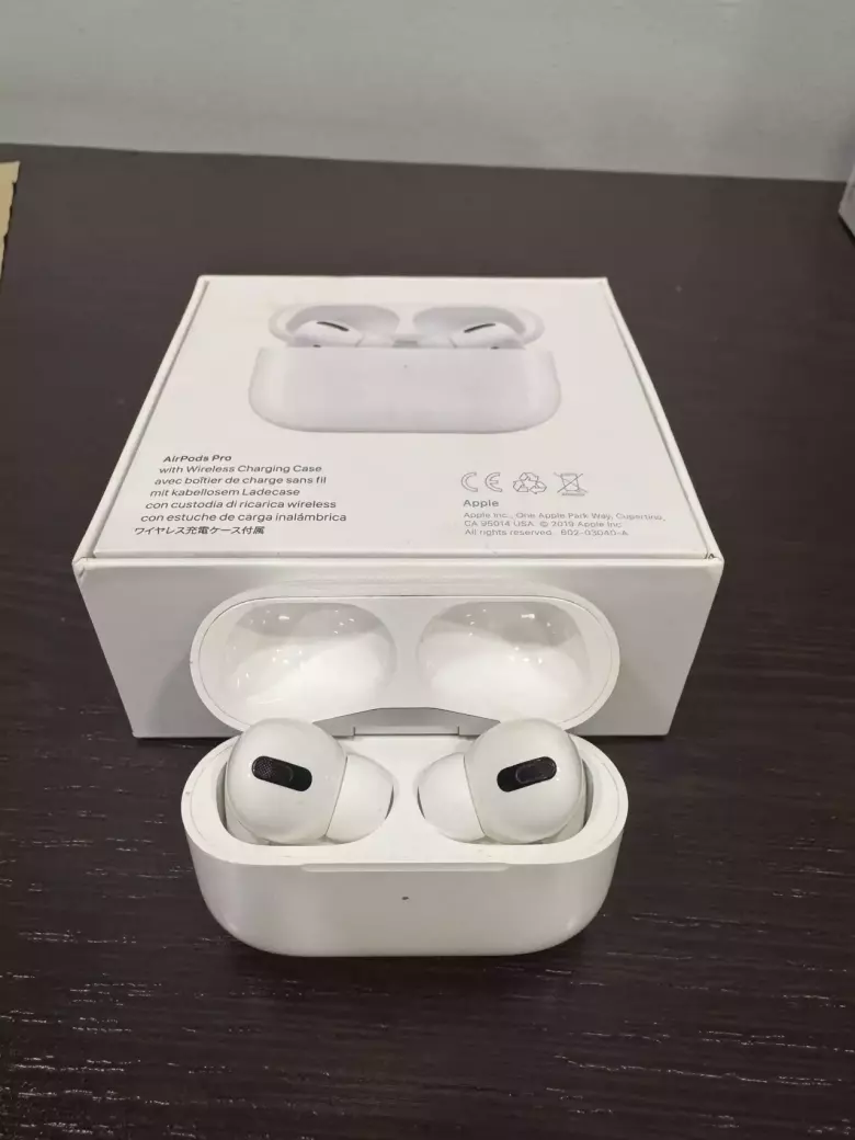 Продаю наушники Apple AirPods Pro