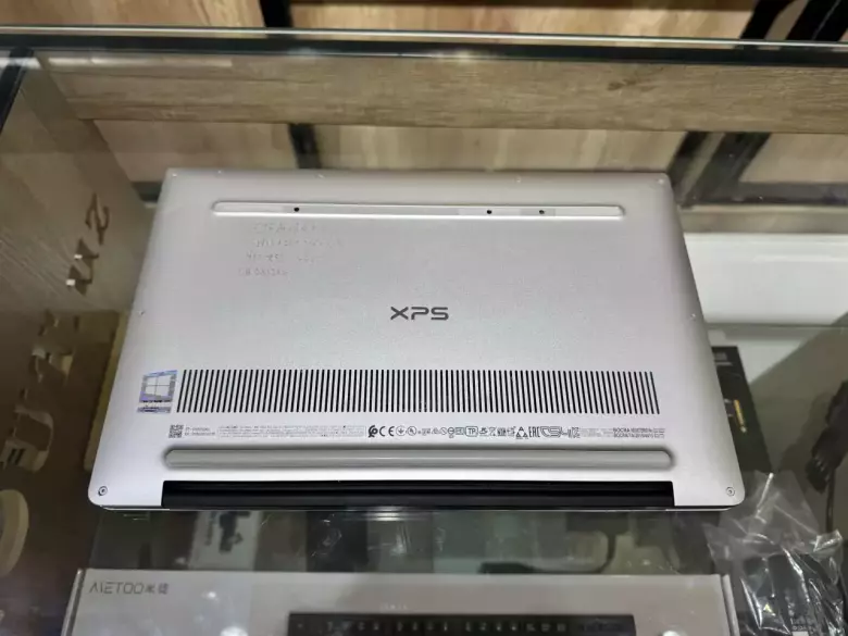 DELL XPS 13 7390 Core i5-10210U ram 8 Gb SSD 256