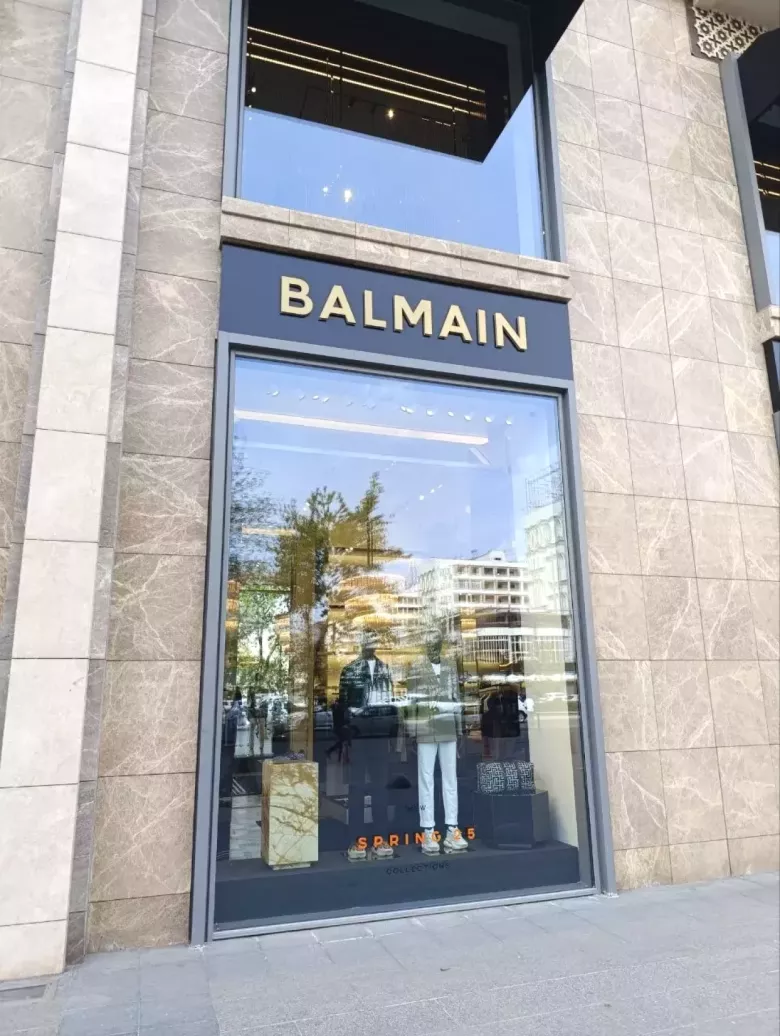 Тонирование зданий солнцезащитной энергосберегающей плёнкой. Tonirovka