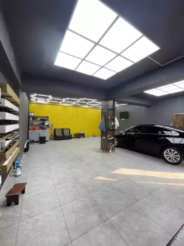 Pul topar zor narxda uy sotiladi. 3 qavat. 255000 y.e. Arendada deteiling servis bor