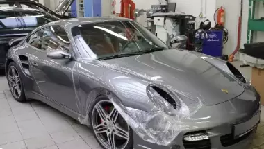 Защитим кузов автомобиля ударопрочной антигравийной плёнкой от царапин и сколов