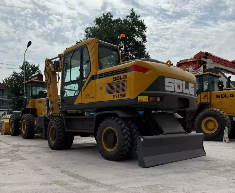 Колесный экскаватор SDLG E7150F 0,6 куб.м (Volvo technology)