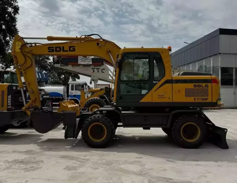 Колесный экскаватор SDLG E7150F 0,6 куб.м (Volvo technology)