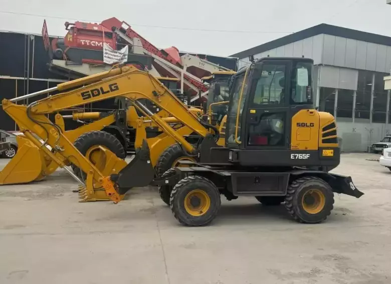 Колесный экскаватор SDLG E765F 0,21 куб.м (Volvo technology)