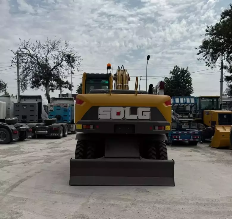 Колесный экскаватор SDLG E7150F 0,6 куб.м (Volvo technology)