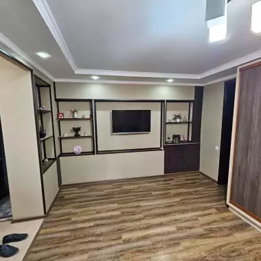 Сдаётся СВОЯ квартира 1/1/5 кирпич.  Метро Космонавтов (МВД РУз Интерпол)