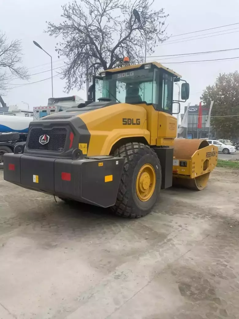 Одновальцовый каток SDLG RS8140H 14 т (Volvo technology)
