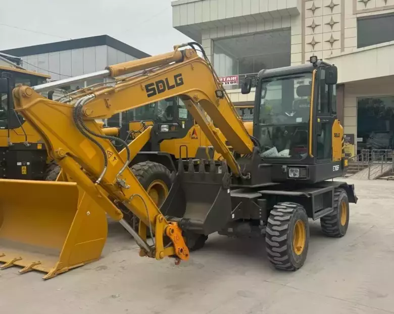 Колесный экскаватор SDLG E765F 0,21 куб.м (Volvo technology)