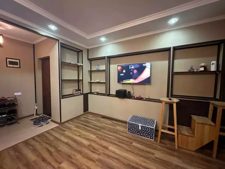 Сдаётся СВОЯ квартира 1/1/5 кирпич.  Метро Космонавтов (МВД РУз Интерпол)