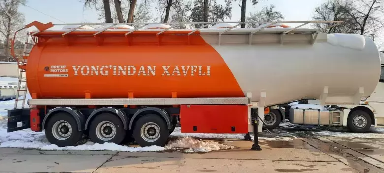 Полуприцеп бензовоз Krantas 40 куб.м 4 отсека