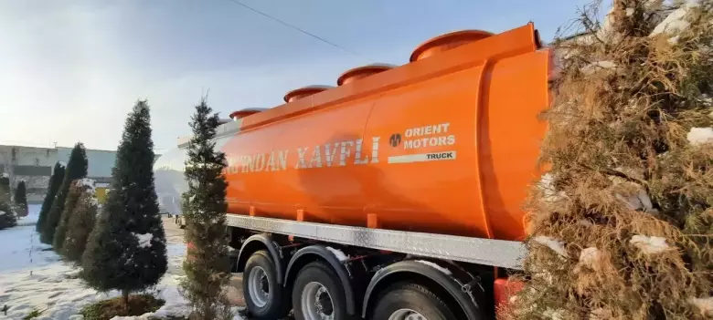 Полуприцеп бензовоз Krantas 40 куб.м 4 отсека