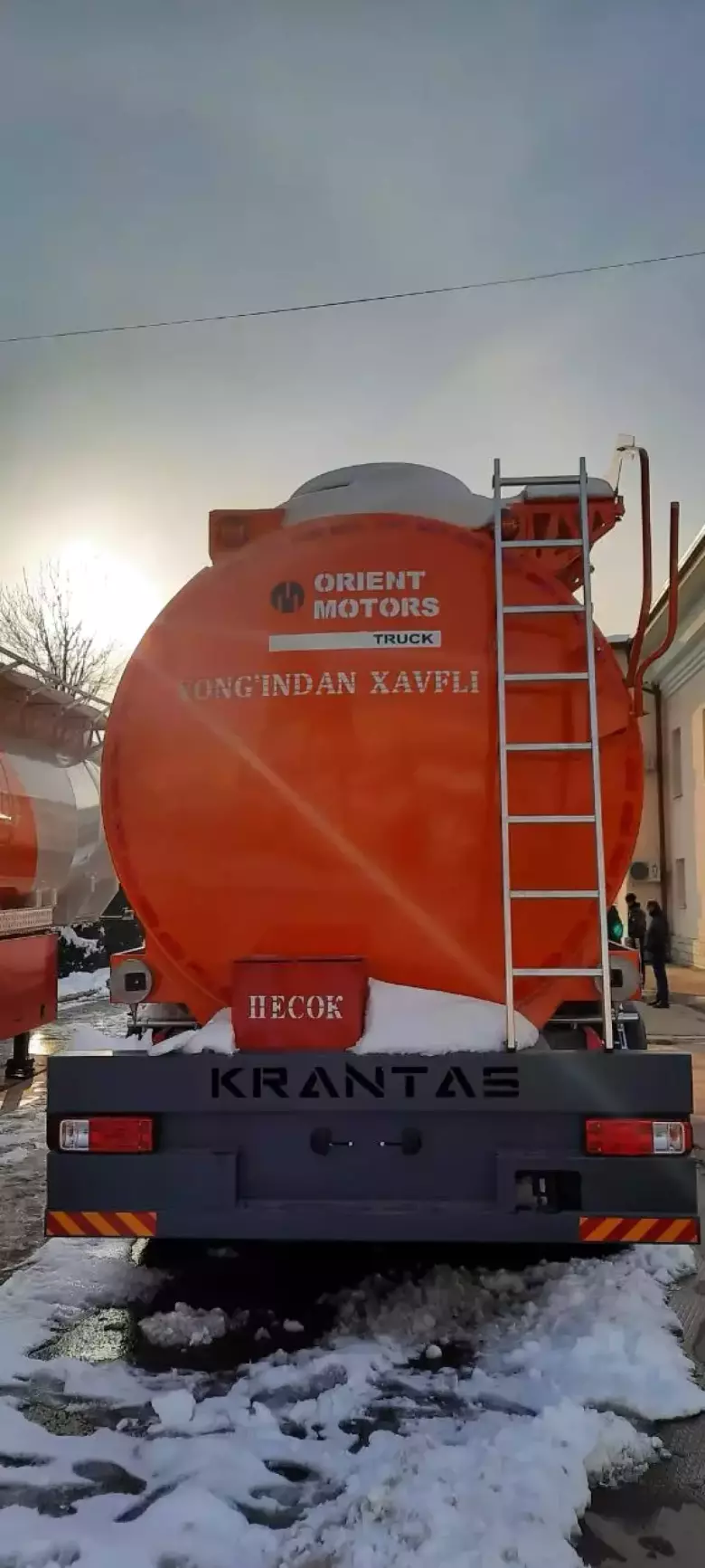 Полуприцеп бензовоз Krantas 40 куб.м 4 отсека