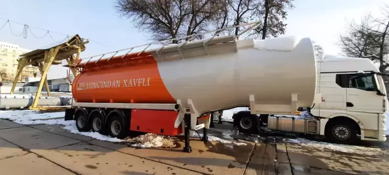 Полуприцеп бензовоз Krantas 40 куб.м 4 отсека