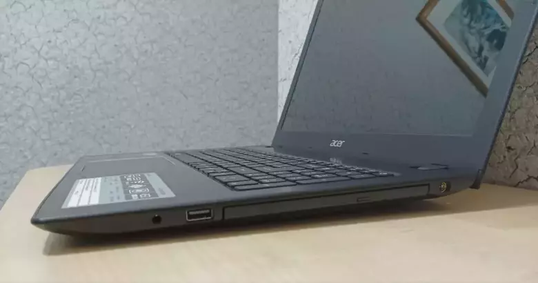 ACER E5-576G 15,6"/CORE i7-7500U/8GB/256GB SSD/GeFORCE 940MX 2GB GDDR5