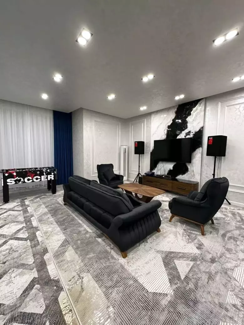 Guliston villa sotiladi