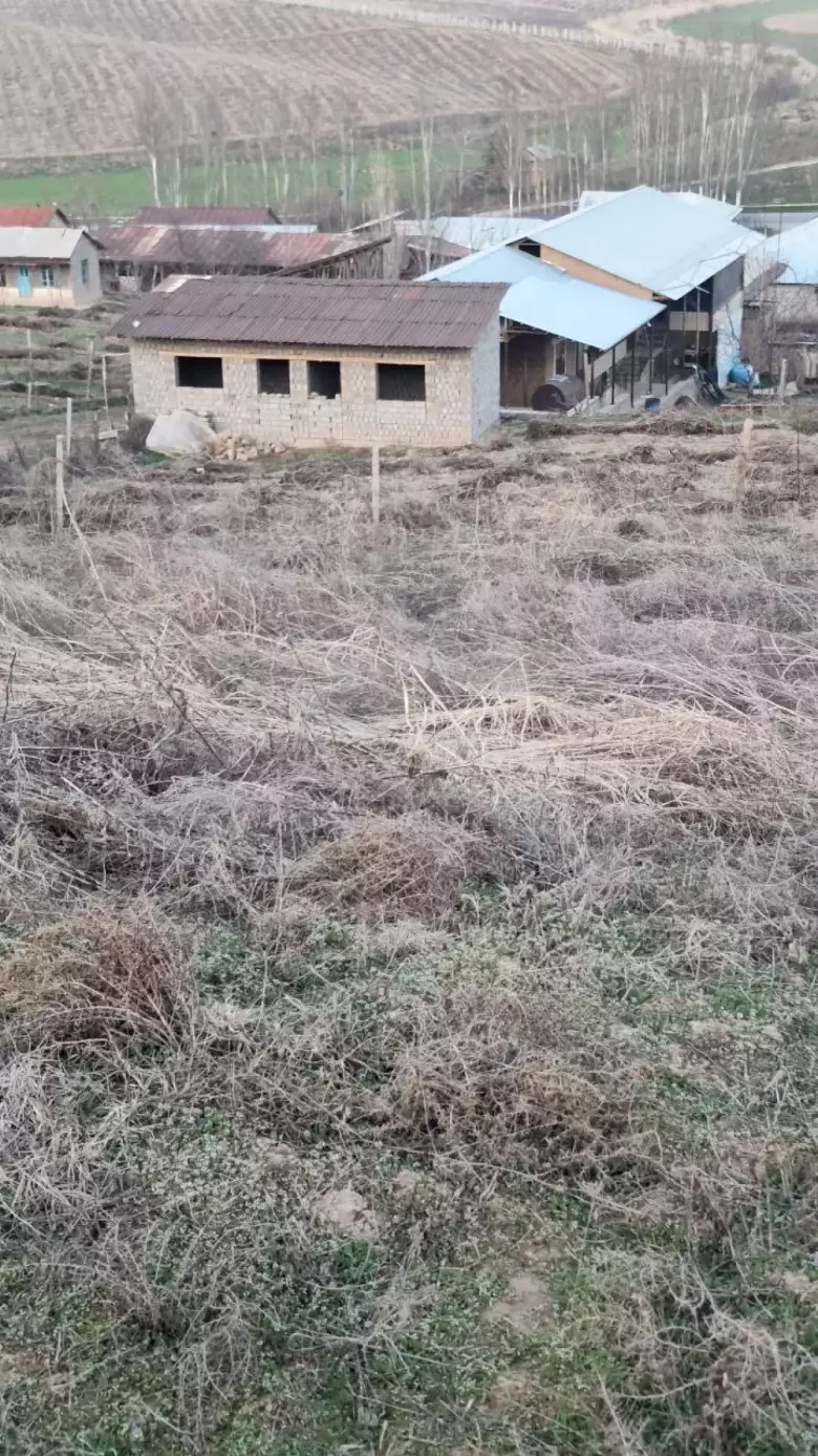 Продаю Участок 8 соток с домом 24 кв.м. в городе Паркенте. Под Дачу