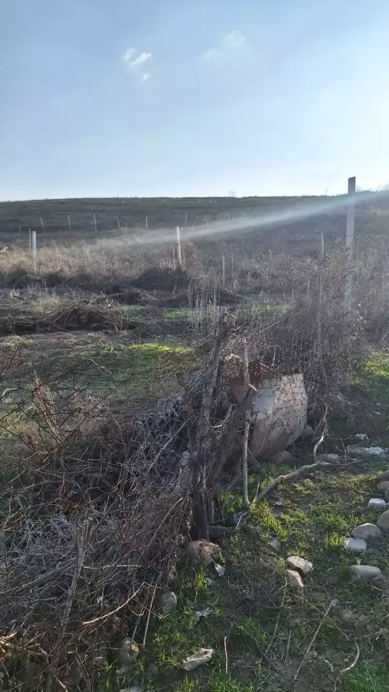 Продаю Участок 8 соток с домом 24 кв.м. в городе Паркенте. Под Дачу
