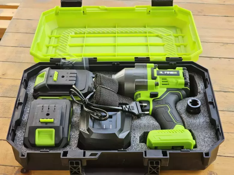 Продам Гайковерт L-FINE 21V. Ударный, аккумуляторный, с кейсом