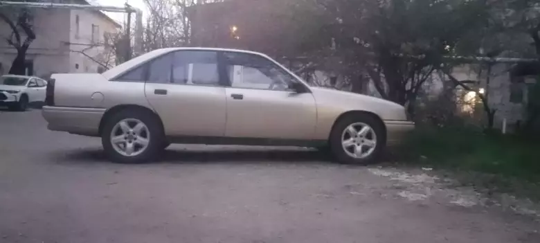 Opel Omega A 1987год