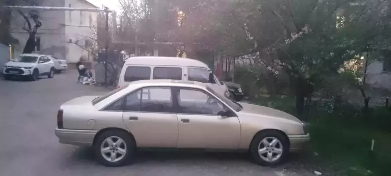 Opel Omega A 1987год