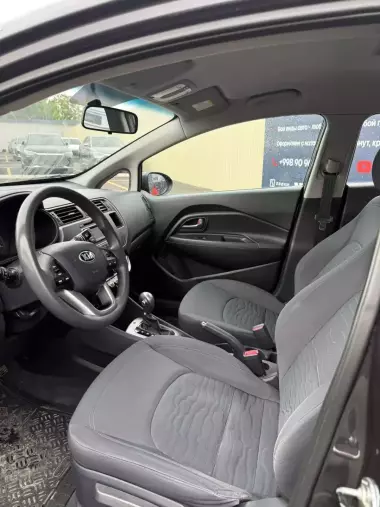 Продаю Kia Rio В отличном состоянии 2017 год Автомат. 83.000 км