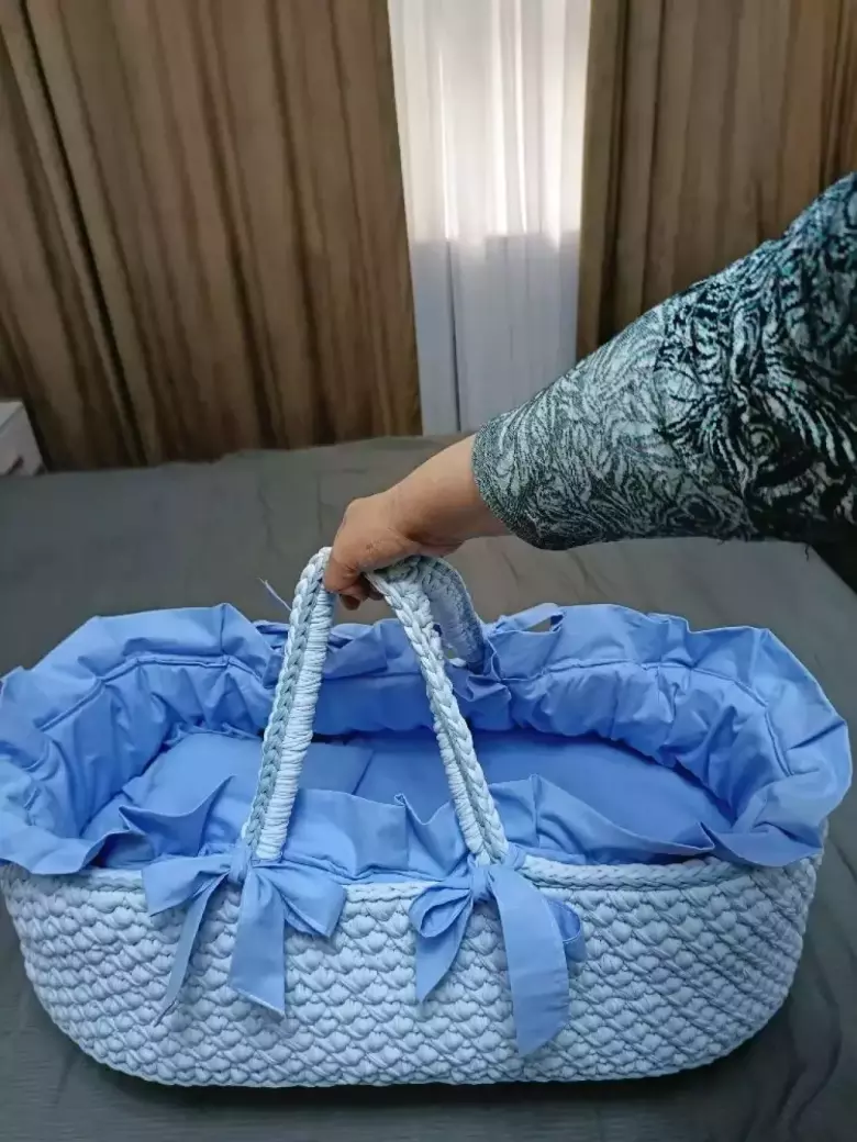 Детскую люльку переноску ( ручная работа)