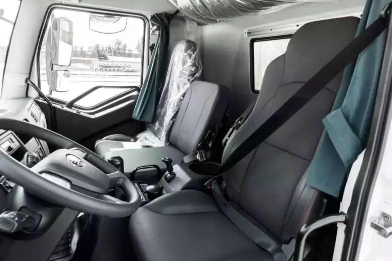 Цельнометаллический автофургон FAW J6L-240 6x4 (8.5 м 2 сп.)