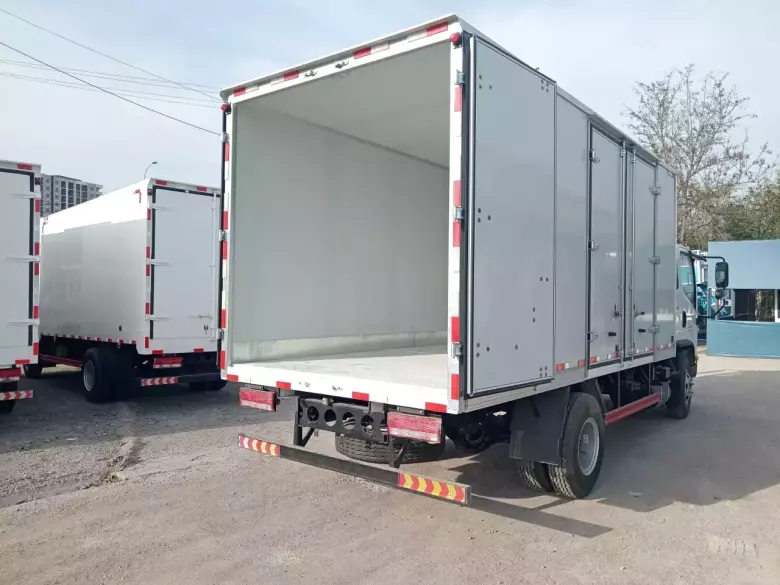 Промтоварный автофургон FAW Tiger-V 4x2 (130 л.с. 21 куб.м)