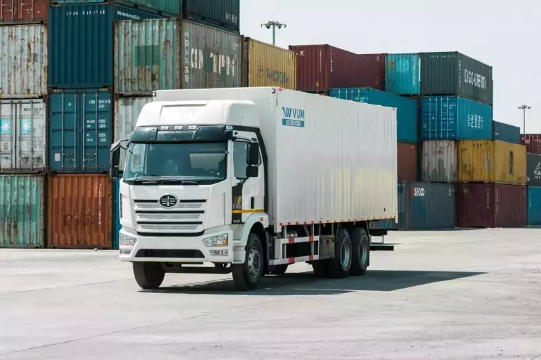 Цельнометаллический автофургон FAW J6L-240 6x4 (8.5 м 2 сп.)
