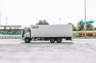 Цельнометаллический автофургон FAW J6L-240 6x4 (8.5 м 2 сп.)
