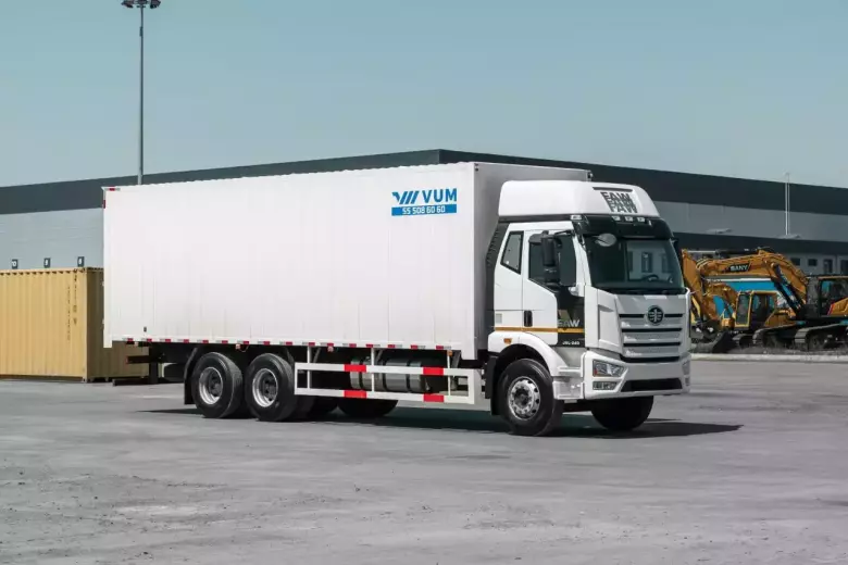 Цельнометаллический автофургон FAW J6L-240 6x4 (8.5 м 2 сп.)