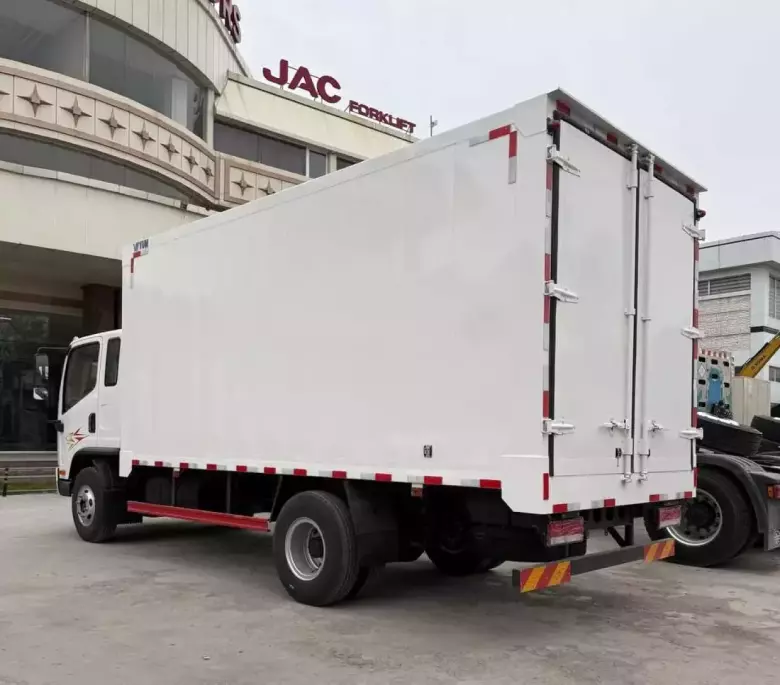 Цельнометаллический автофургон FAW Tiger-V 4x2 (130 л.с. 21 куб.м)
