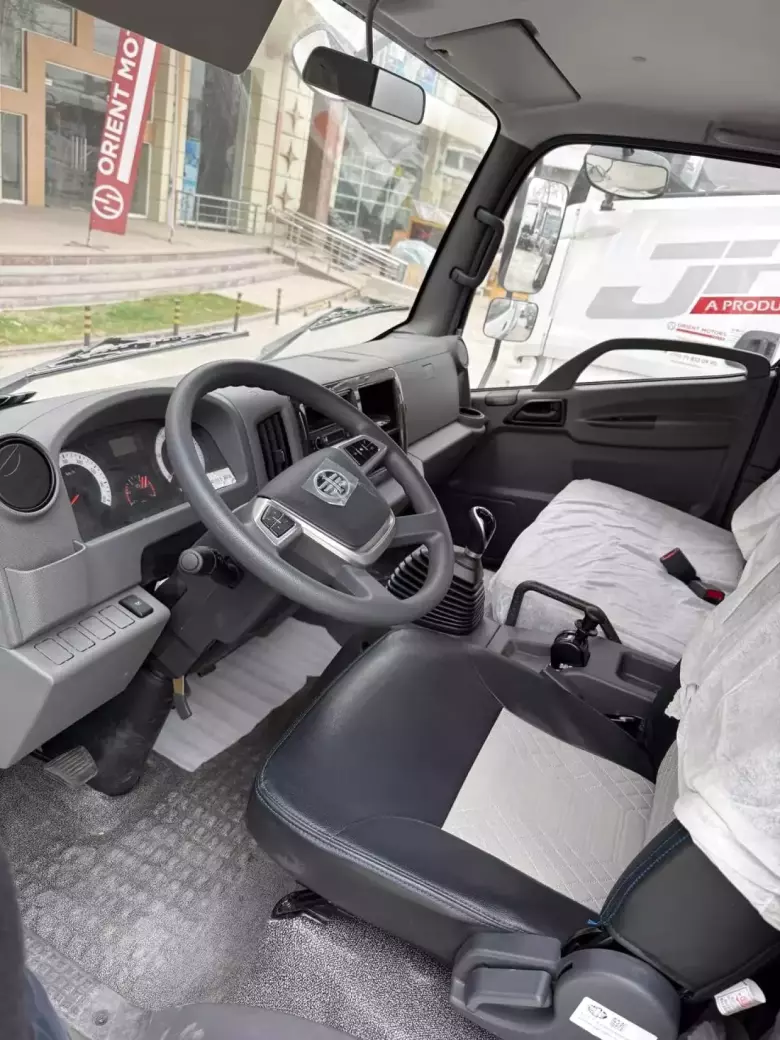 Цельнометаллический автофургон FAW Tiger-V 4x2 (130 л.с. 21 куб.м)