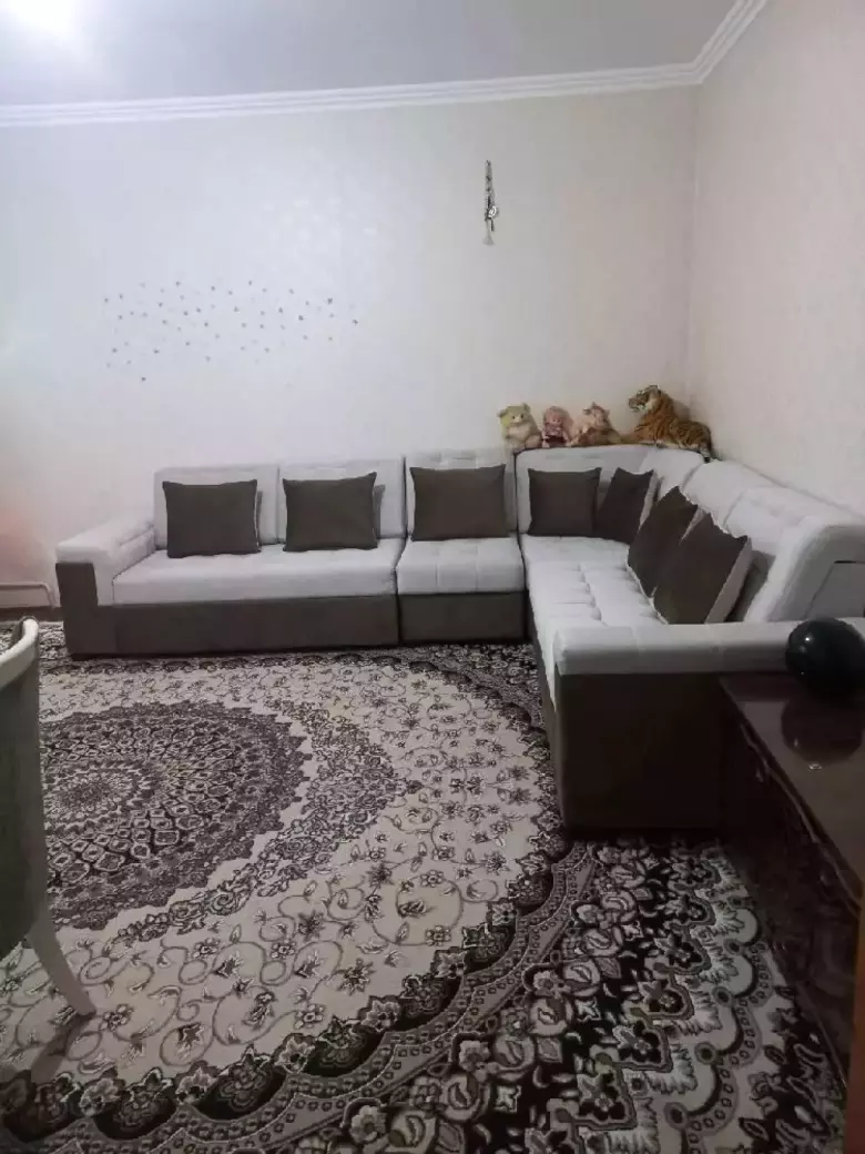 Shayxontohur tumani 2/9/9Srochna sotiladi