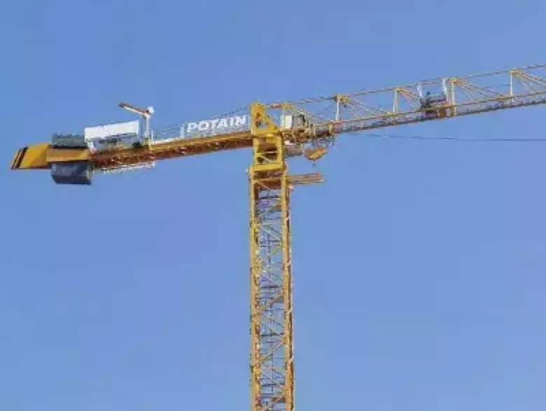 Башенный кран POTAIN MCR 225 c маховой стрелой