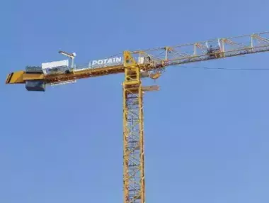 Башенный кран POTAIN MCR 225 c маховой стрелой